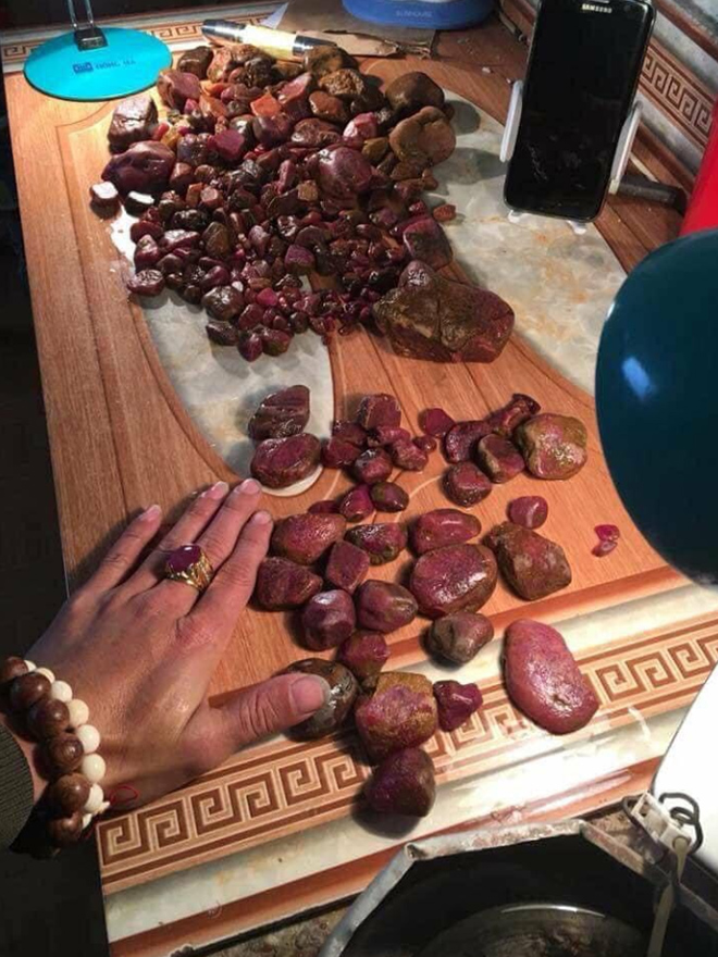 Đá quý Chính Biển: Hành trình gian nan xây dựng thương hiệu đá quý uy tín - 4