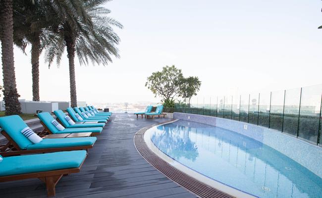 Crowne Plaza Dubai Festival City có rất nhiều tiện nghi, trong đó có bể bơi ngoài trời rộng 25 m, được kiểm soát nhiệt độ. 
