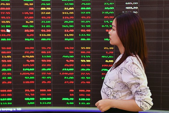Tính đến phiên sáng nay ngày 9/6, HoSE đã phải hứng bão đánh giá 1 sao đồng loạt trên Google.