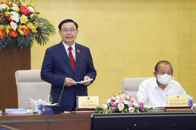 Chủ tịch Quốc hội Vương Đình Huệ phát biểu tại phiên họp