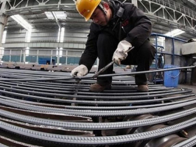 Thị trường - Tiêu dùng - Giá thép đồng loạt giảm, có giảm tiếp?