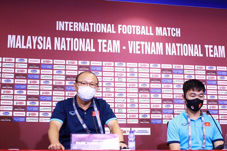 Trực tiếp họp báo ĐT Việt Nam đấu Malaysia: Thầy Park & Xuân Trường không sợ dàn nhập tịch của Malaysia - 1