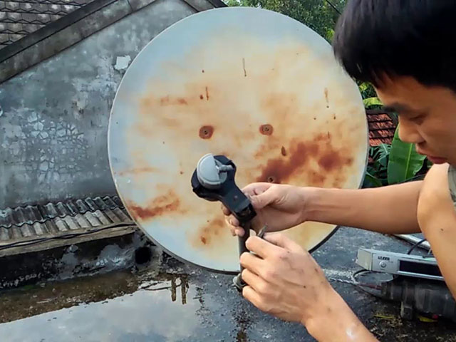 Công nghệ thông tin - Cách vệ sinh chảo vệ tinh tránh ảnh hưởng khi xem bóng đá