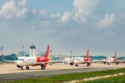 Kinh doanh - Hơn 100 máy bay của các hãng hàng không Việt Nam dừng khai thác vì không có khách