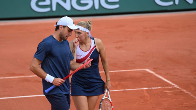 Cặp VĐV lần đầu tiên đánh cặp đi tới chung kết đôi nam nữ Roland Garros 2021