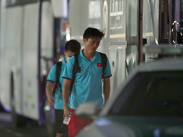 Bóng đá - ĐT Việt Nam ráo riết chuẩn bị đấu Malaysia, Tuấn Anh lặng lẽ tìm một góc riêng