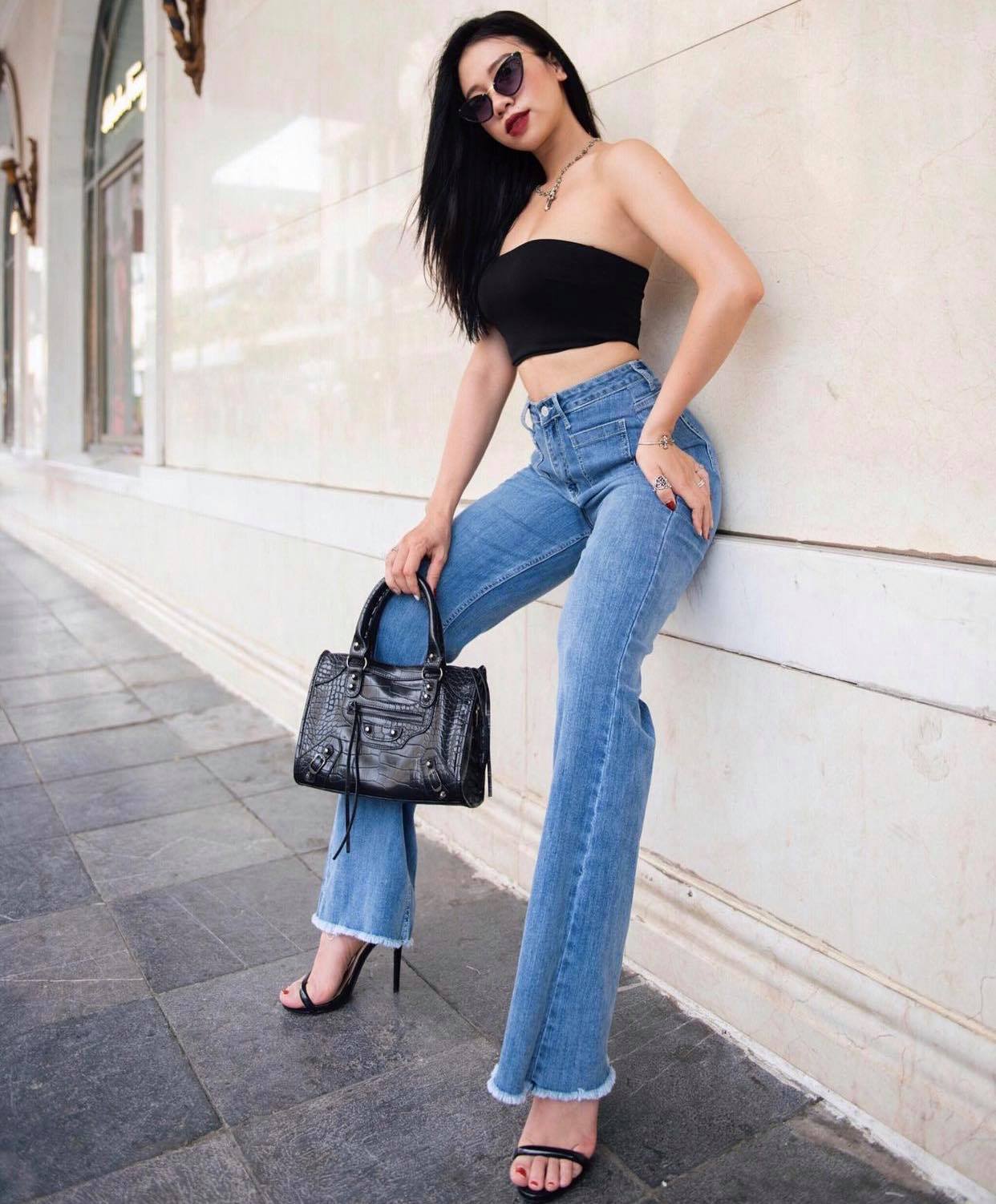 Hiện tại, chỉ số cơ thể của Huyền Dior là&nbsp;91-65-100 (cm), cao 1m70.