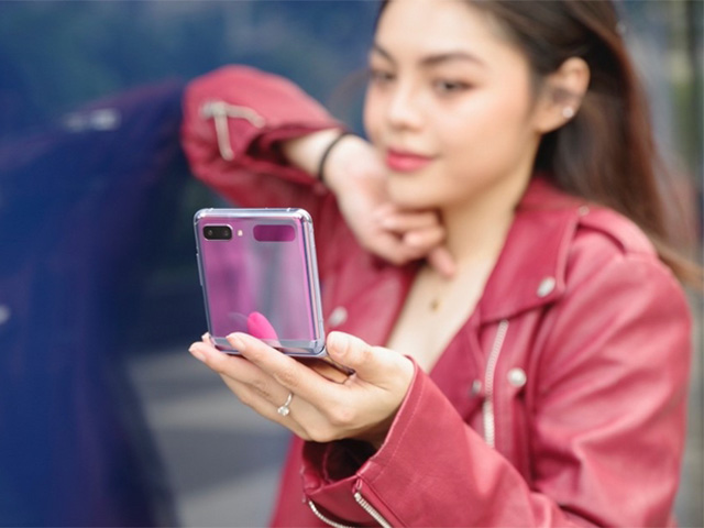 Thời trang Hi-tech - Năm 2021 sẽ bùng nổ tương lai của 5G và smartphone gập lại