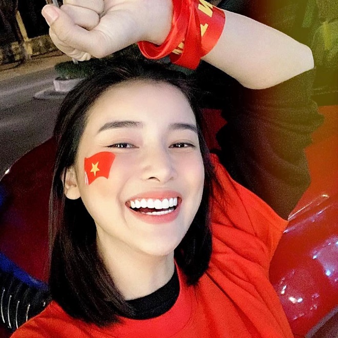 Cao Thái Hà hứa sẽ thực hiện yêu cầu của fan nếu ĐT Việt Nam chiến thắng 