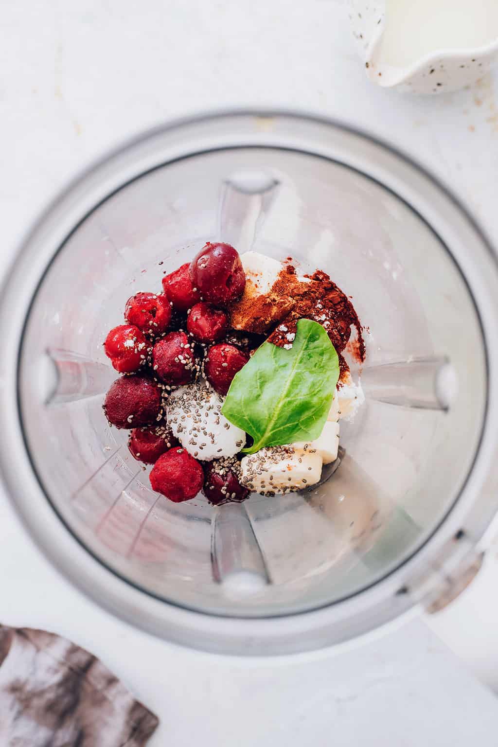 Học người phụ nữ đẹp nhất thế giới cách làm sinh tố giúp trẻ mãi không già - 4