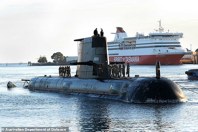 Úc hiện có 6 tàu ngầm lớp Collins.