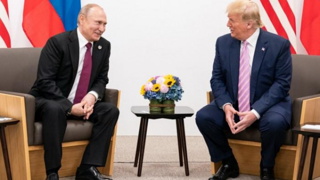 Tổng thống Nga và ông Donald Trump.