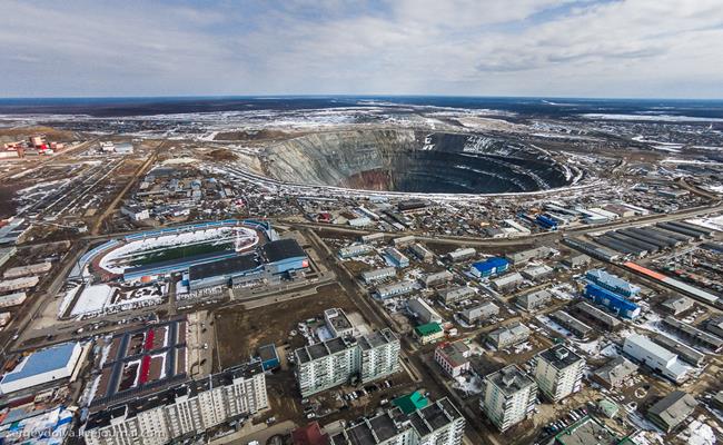 Ngoài châu Phi, mỏ kim cương Mirne ở khu vực Đông Siberia của Nga cũng được biết đến là nơi nghèo hàng đầu thế giới.
