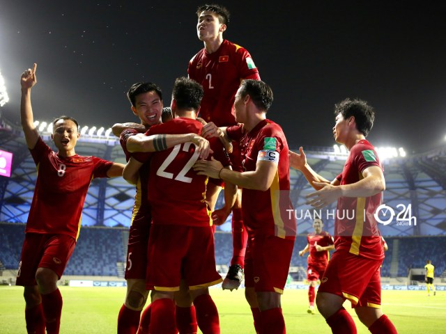 Bóng đá - ĐT Việt Nam bay vào top 90 bảng xếp hạng FIFA sau trận thắng Malaysia