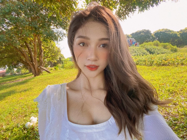 Cô còn từng là hoa khôi của trường. Hiện tại, Ngọc Anh đang là&nbsp;BTV Thể Thao tại&nbsp;Đài truyền hình Việt Nam.
