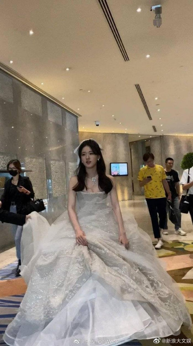 Triệu Lộ Tư khiến netizen không ngừng xuýt xoa với tạo hình công chúa Disney đẹp như mơ - 3