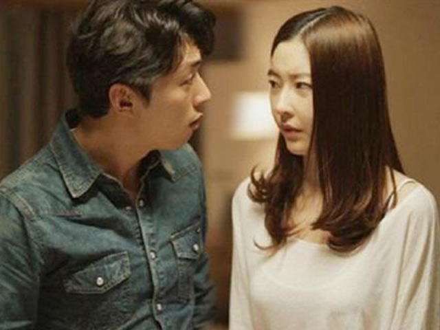 Bạn trẻ - Cuộc sống - Chồng suốt ngày cáu gắt vợ, khi xem camera ghi lại cảnh tượng mà anh ta xấu hổ