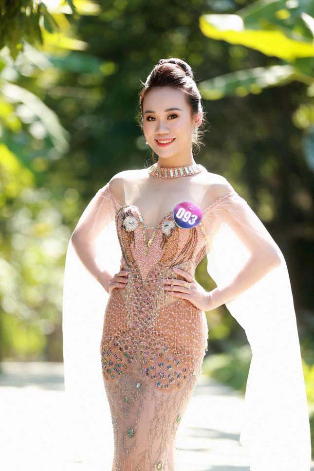 Vẻ đẹp cuốn hút và nét duyên dáng của nữ sinh người Thái - 7
