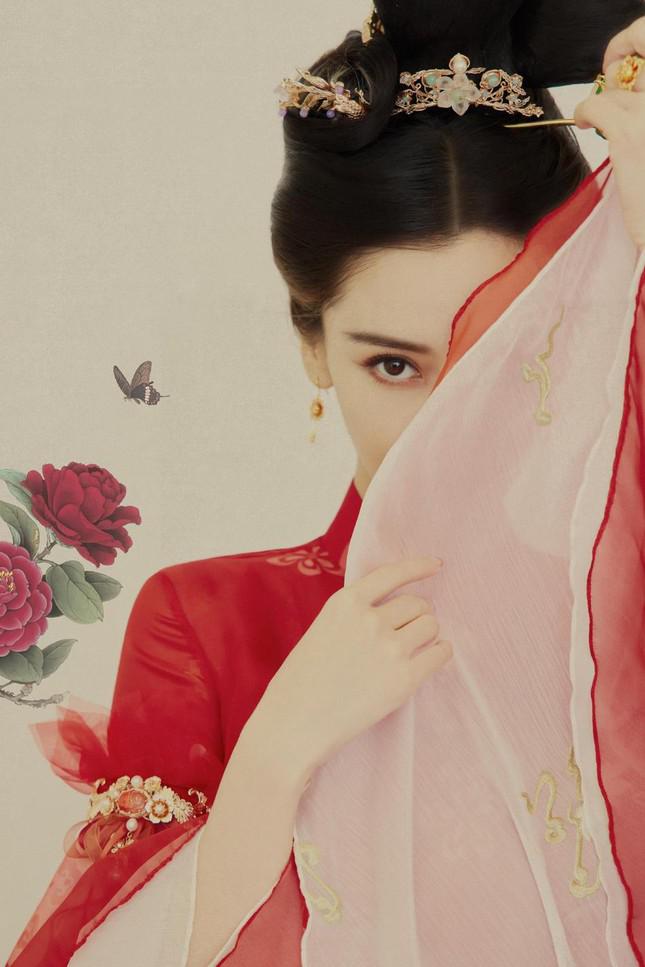 Mê mẩn tạo hình cổ trang với sắc đỏ của AngelaBaby giữa loạt ồn ào đời tư - 3