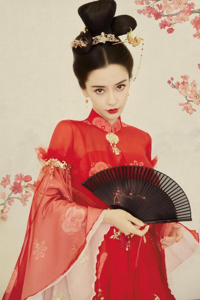 Mê mẩn tạo hình cổ trang với sắc đỏ của AngelaBaby giữa loạt ồn ào đời tư - 7