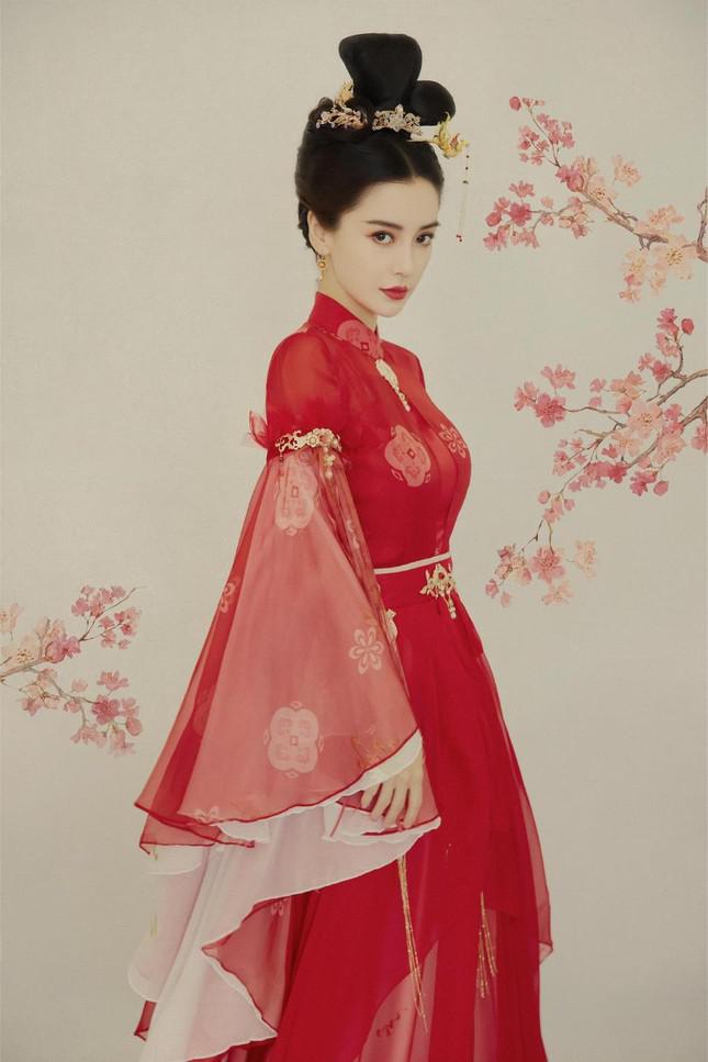 Mê mẩn tạo hình cổ trang với sắc đỏ của AngelaBaby giữa loạt ồn ào đời tư - 8