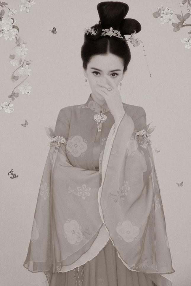 Mê mẩn tạo hình cổ trang với sắc đỏ của AngelaBaby giữa loạt ồn ào đời tư - 12