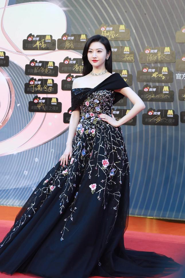 Dàn nàng thơ của Trương Nghệ Mưu ‘đổ bộ’ thảm đỏ Đêm Điện ảnh Weibo - 7