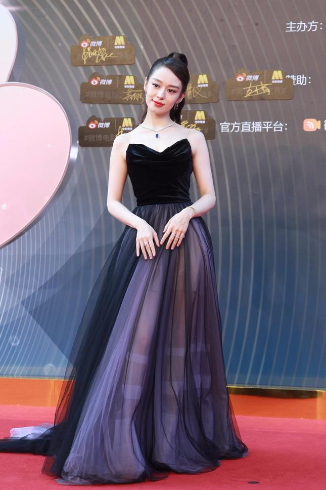 Dàn nàng thơ của Trương Nghệ Mưu ‘đổ bộ’ thảm đỏ Đêm Điện ảnh Weibo - 11