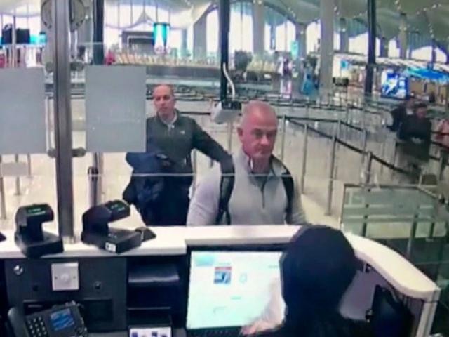 Thế giới - Tiết lộ cách cựu biệt kích Mỹ giúp cựu chủ tịch Nissan đào tẩu mà Nhật Bản không hề biết