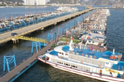 Kinh doanh - Hơn 500 tàu du lịch Hạ Long “ngủ đông”, hàng loạt chủ tàu đối diện nguy cơ vỡ nợ