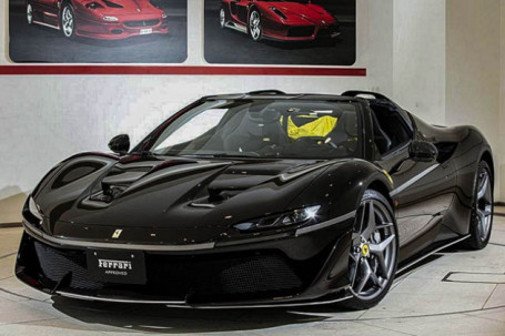 Siêu xe Ferrari J50 hàng hiếm rao bán hơn 82 tỷ đồng