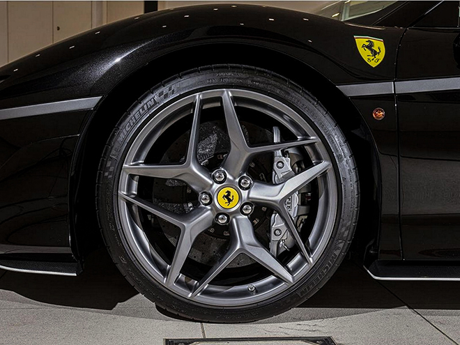 Siêu xe Ferrari J50 hàng hiếm rao bán hơn 82 tỷ đồng - 6