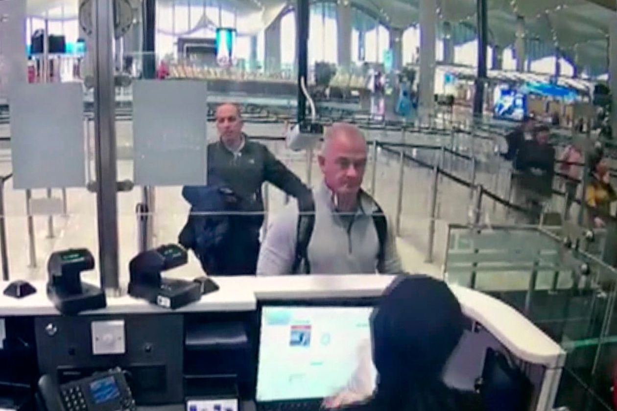 Taylor và đồng phạm xuất hiện ở sân bay Istanbul, Thổ Nhĩ kỳ vào tháng 12.2019.