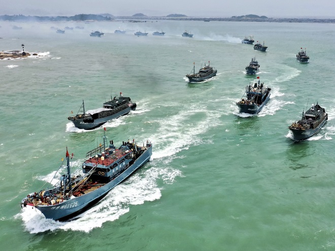 Một đội tàu cá Trung Quốc.
