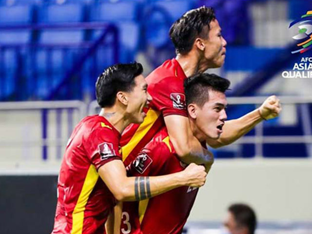 Bóng đá - Tuyển Việt Nam quyết tạo ra những cú sút cực đỉnh trước khung thành UAE, thắp lên giấc mơ World Cup