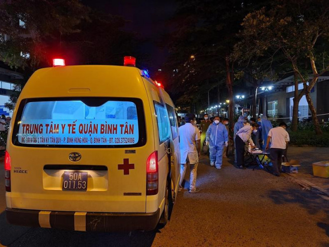 Trung tâm Y tế quận Bình Tân đang điều tra dịch tễ một trường hợp. Ảnh: HCDC