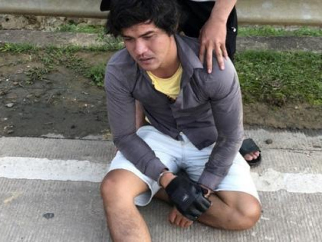 Tin tức trong ngày - Bị yêu cầu khai báo y tế, thanh niên đánh 2 CSGT bị thương