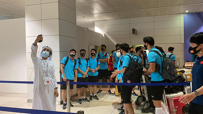 Cập nhật ĐT Việt Nam lên đường về nước: Máy bay đã hạ cánh xuống TP.HCM - 14