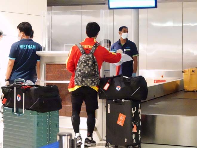 Cập nhật ĐT Việt Nam lên đường về nước: Máy bay đã hạ cánh xuống TP.HCM - 5