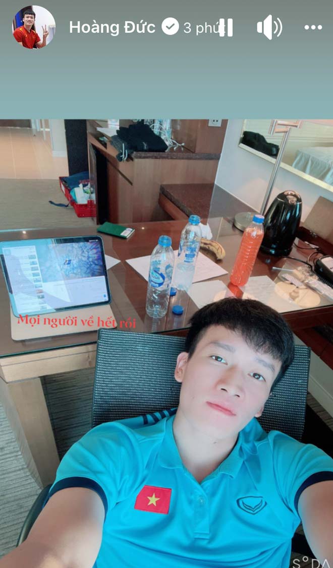 Hoàng Đức cùng 4 cầu thủ thuộc biên
chế CLB Viettel vẫn ở lại khách sạn