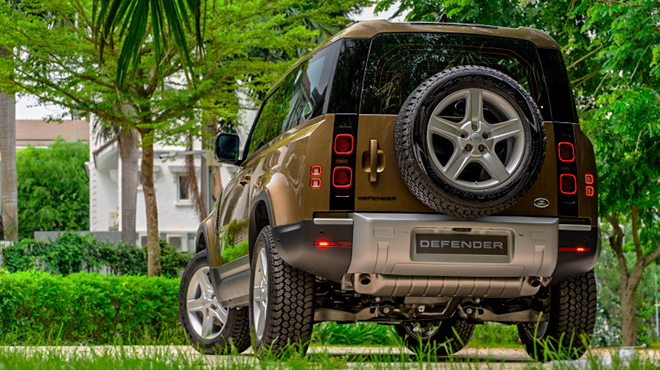 Land Rover Defender 90 bản hai cửa ra mắt thị trường Việt, giá từ 3,9 tỷ đồng - 7