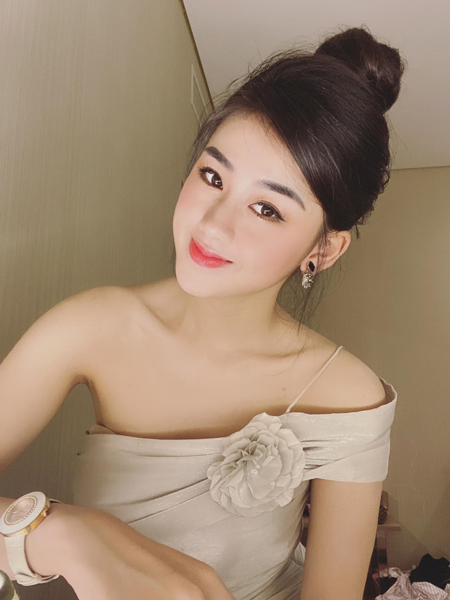 Cô nàng gây chú ý với khán giả nhờ nhan sắc xinh đẹp, ngọt ngào.&nbsp;
