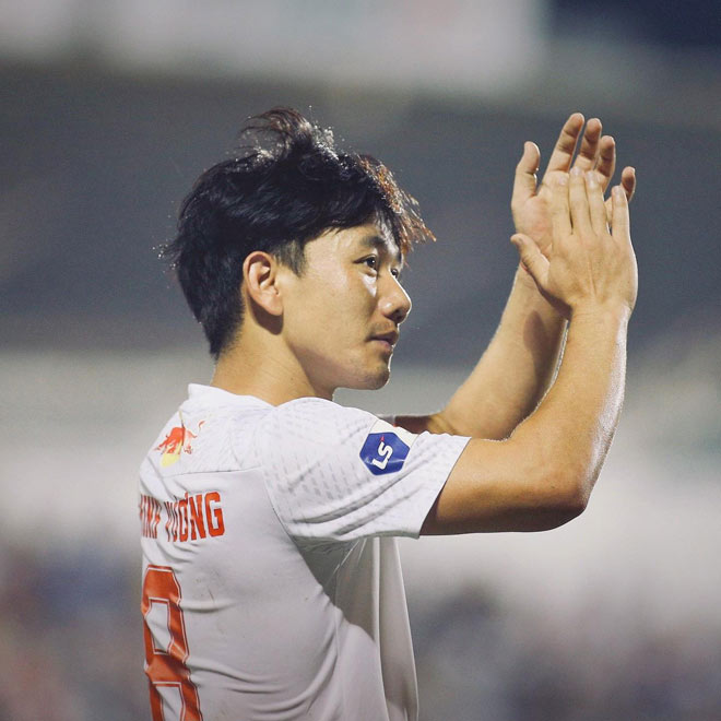 Khoảnh khắc xúc động của cầu thủ Minh Vương khi vào sân đấu với UAE - 4