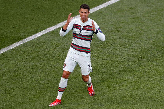 Ronaldo tiếc nuối với những cơ hội bị bỏ lỡ