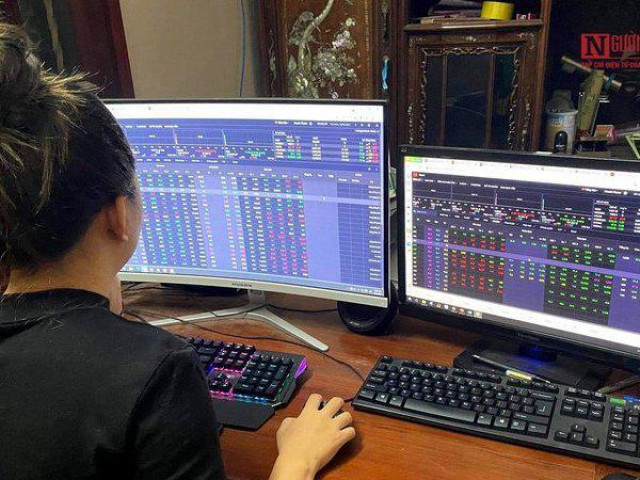 Kinh doanh - Khổ như nhà đầu tư chứng khoán: Thuế phí "bào" lợi nhuận, sàn "đơ" cướp cơ hội mười mươi