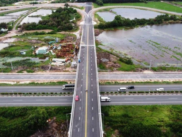 Tin tức trong ngày - Cận cảnh nút giao 319 kết nối cao tốc Long Thành trước ngày thông xe