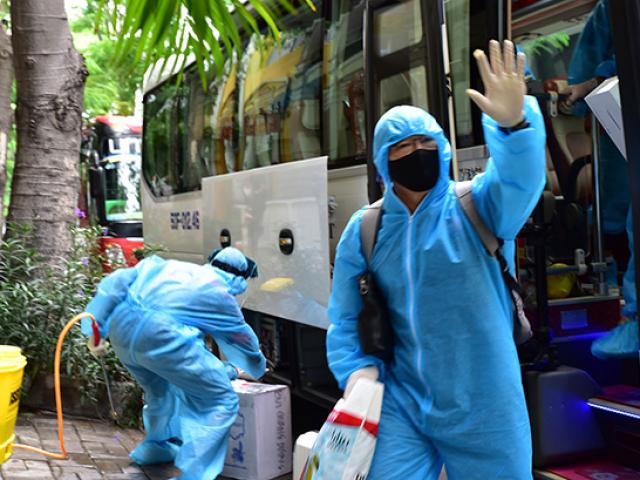 Tin tức trong ngày - ĐT Việt Nam về nước: Dàn SAO đã có mặt tại điểm cách ly