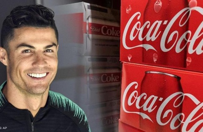 Không mấy ai biết được rằng, cầu thủ này từng có hợp đồng quảng cáo với Coke trong chiến dịch tiếp thị tại Trung Quốc cho World Cup 2006 tại Đức.

