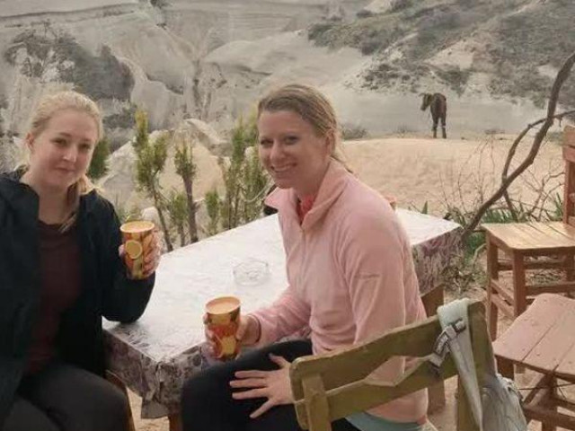 Phi thường - kỳ quặc - Phát hiện bạn trai "bắt cá hai tay", cô gái bắt tay hợp tác cùng tình địch khiến kẻ bội bạc "muối mặt"