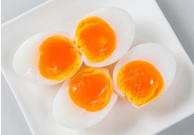 Trứng là món ăn bổ dưỡng nhưng ăn trứng theo cách này lại nguy hại cho sức khoẻ - 1